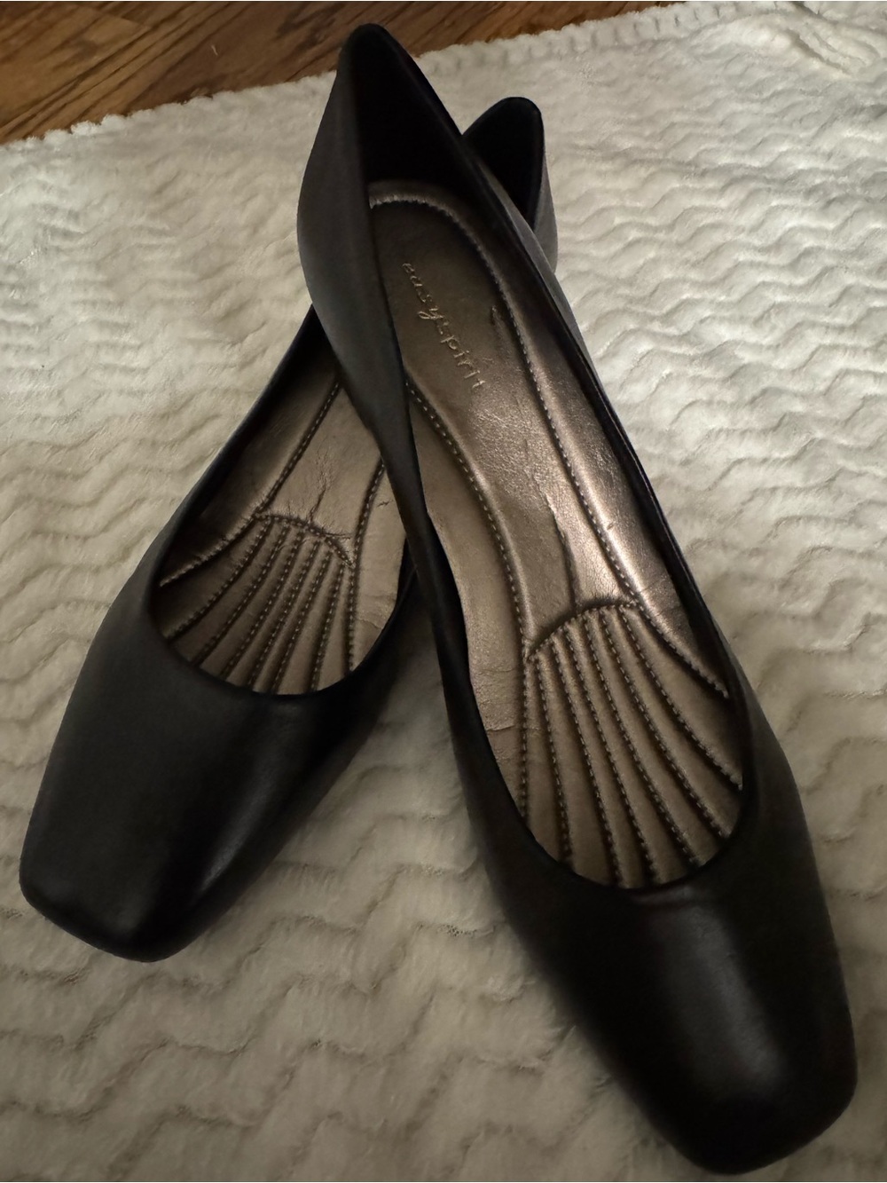 Easy Spirit Classic Black Women's Square-Toe Pumps